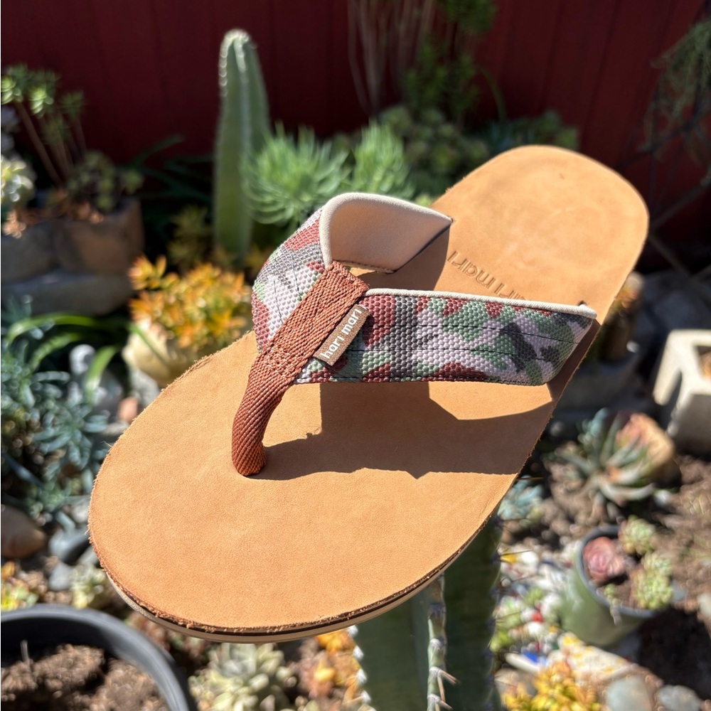 Hari Mari Leather Woodland Camo Flip Flop Sandals Size 11 - Picture 9 of 15